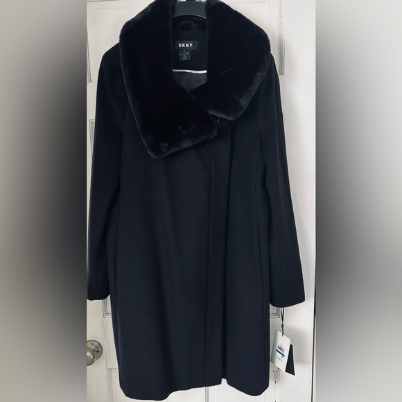 DKNY NWT Rare Black Wool-Blend Dress Coat w/ Plush Faux Fur Collar – XL - Picture 4 of 6